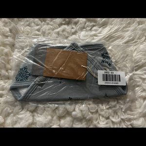 NWT Kyte Snowflake bib